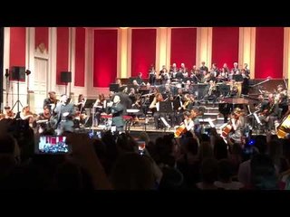 Luis Fonsi tocó Despacito en el Teatro Colón