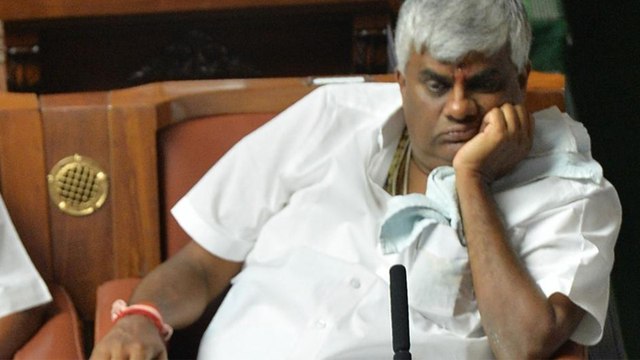 IT Raid On Minster HD Revanna :ಲೋಕೋಪಯೋಗಿ ಸಚಿವ ಎಚ್‌ಡಿ ರೇವಣ್ಣ ಮನೆ ಮೇಲೆ ಐಟಿ ದಾಳಿ | Oneindia Kannada