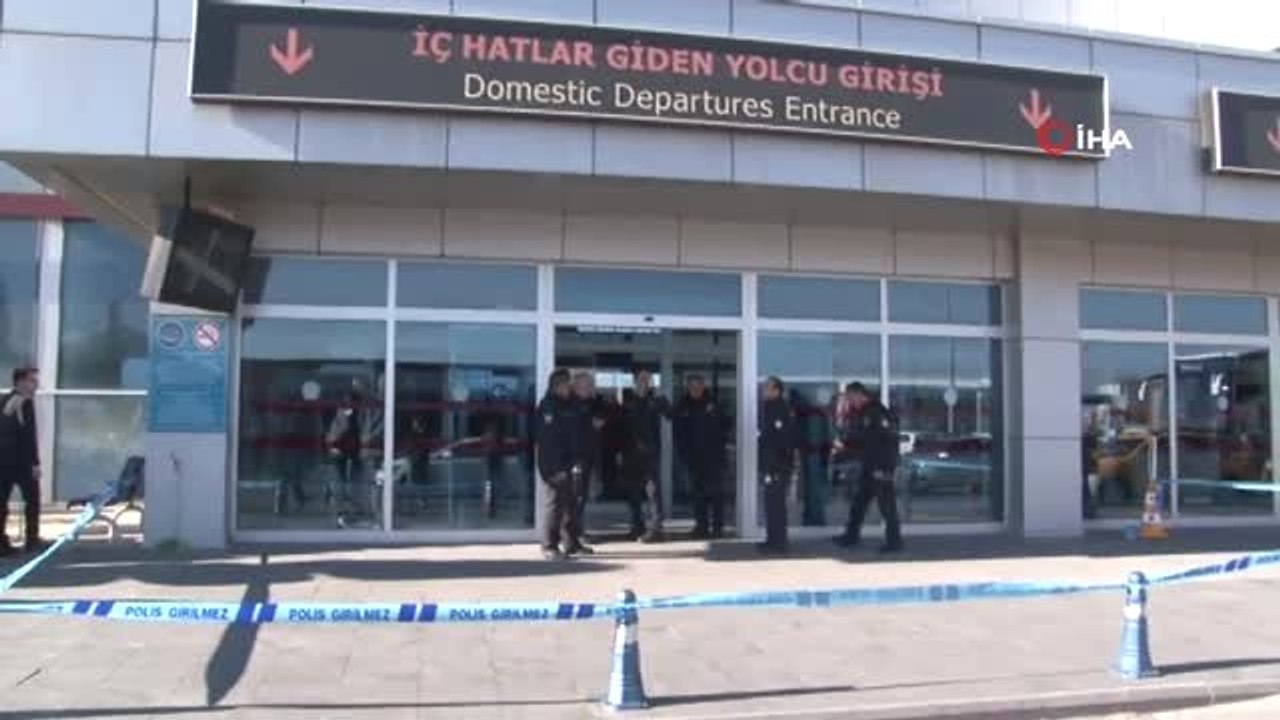 Kayseri Havaalanı'nda Silah Sesleri Duyuldu Yaralı Polisler Var