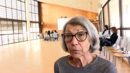 Annie Kinas explique pourquoi il faut  échanger avec les parents.