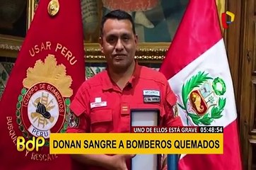Agentes de la policía donan sangre para bomberos heridos en incendio de VES