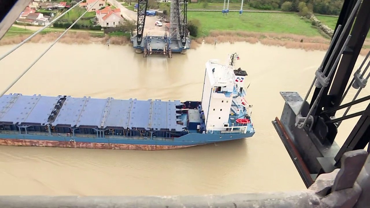 A Rochefort, le dernier pont transbordeur de France remis à neuf