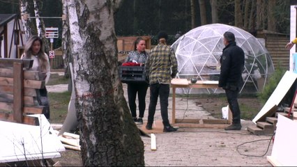 "Je lijkt wel een pop"