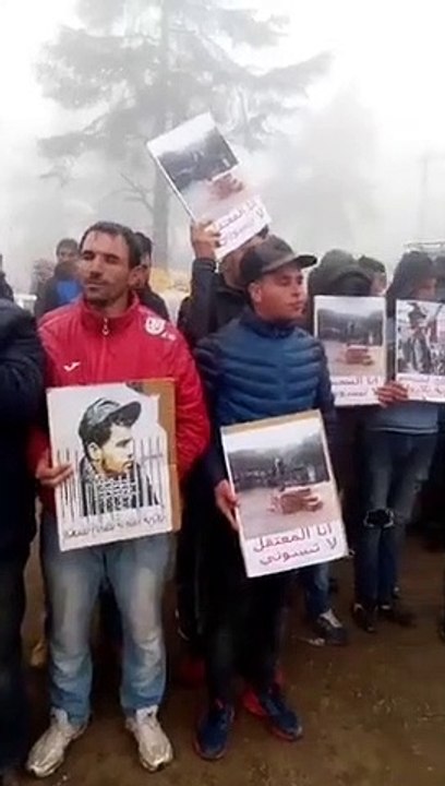 مباشر وقفة من امام قيادة اساكن المطالبة بالحرية المعتقل القضية صالح لشخم المحكوم ب10 سنوات ظلما و بهتانا..