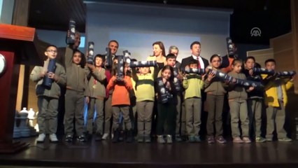 Milli Eğitim Bakanı Selçuk, öğrencilere satranç takımı dağıttı - ANKARA