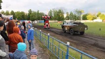 Tank VS Transformers en Russie... Bizarre