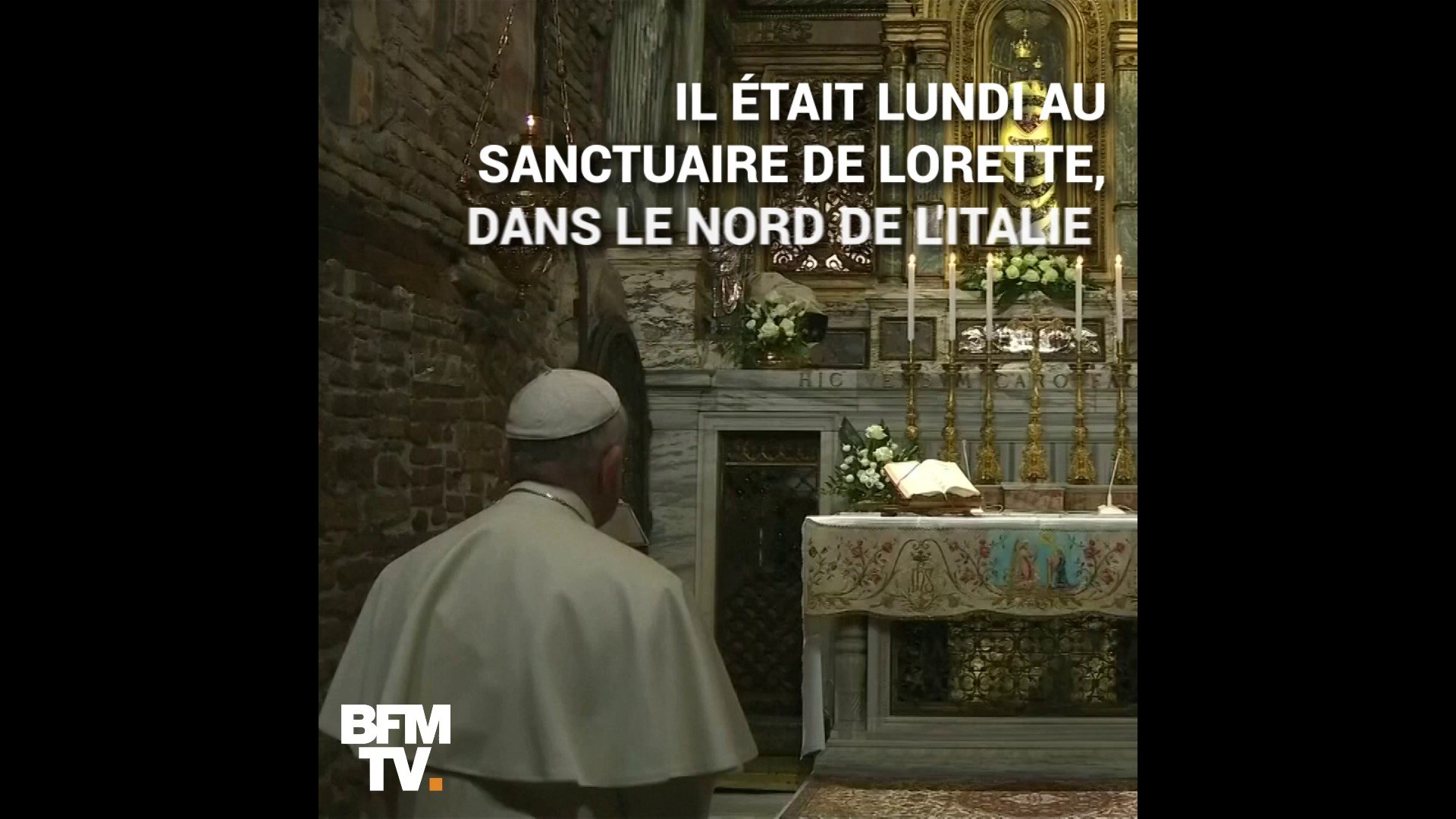 Le Pape refuse que des fidèles embrassent sa bague, alors qu'il s'agit  d'une tradition - Vidéo Dailymotion