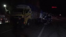 Konya - Kamyona Arkadan Çarpan Minibüsteki 2 Kişi Öldü, 11 Kişi Yaralandı