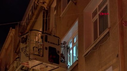 Fatih'te 4 Katlı Binada Yangın Paniği