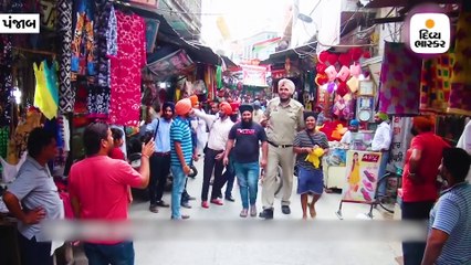 'કાનુન કે હાથ લંબે હોતે હૈ' આવું સાંભળ્યું હશે, તમે લંબૂ પોલીસમેન જોયો છે ?