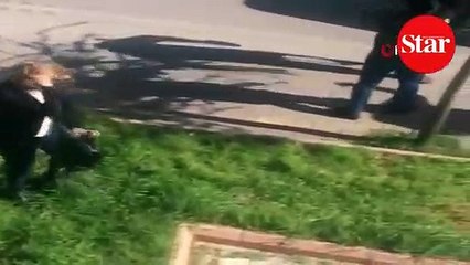 Yol verme meselesi yüzünden kadın ve erkek sürücü arasında kavga çıktı