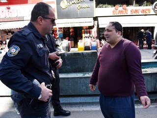 Kızdığı Arkadaşını 'Telefonumu Gasbetti' Diye Şikayet Etti