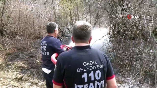 Çıkan yangın ormana sıçramadan söndürüldü