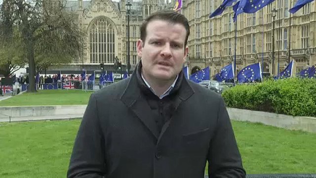 Theresa May unter Druck - Unterhaus stimmt über Brexit-Alternativen ab