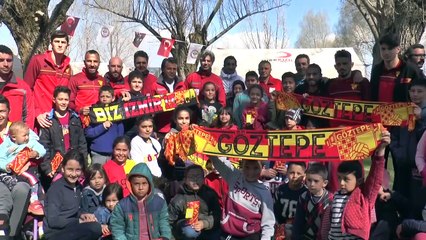 Göztepeli oyunculardan depremzede çocuklarla maç - DENİZLİ