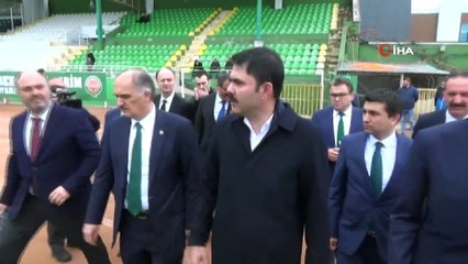 Bakan Kurum’dan Giresunspor’a baklavalı ziyaret
