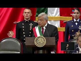 Interrumpen a López Obrador para contar hasta "43" frente a Peña Nieto | Toma de posesión