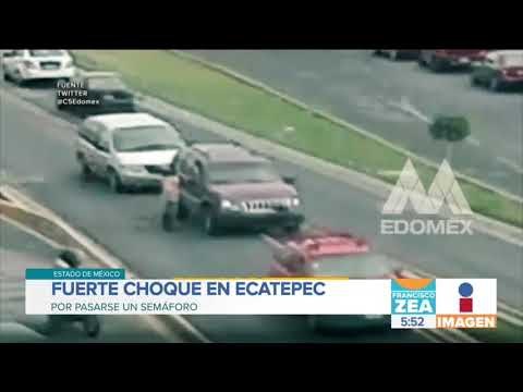 Fuerte choque en Ecatepec por no respetar el semáforo | Noticias con Zea