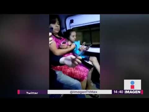 Pasajeros en una combi juegan UNO para matar el tiempo | Noticias con Yuriria Sierra