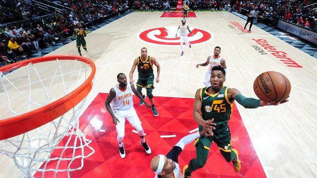 Donovan Mitchell surprises fourth-grade teacher with scholarship