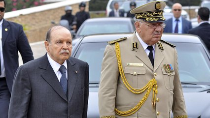 جدل بالجزائر بشأن مطالبة الجيش بتفعيل المادة 102 الدستورية