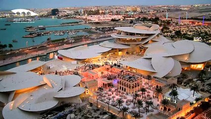 أمير قطر يفتتح متحفها الوطني الجديد بحضور عربي ودولي