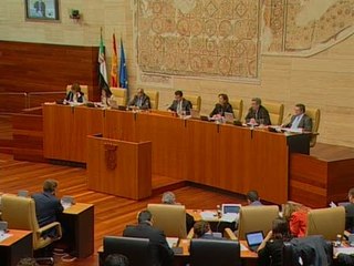 La Asamblea de Extremadura debate el Eje-16