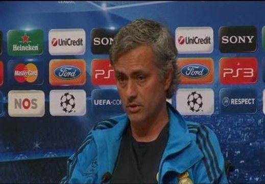 Mourinho: Frente al Ajax jugarán Benzema e Higuaín