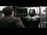 Christian Bale cuelga el traje de Batman