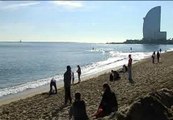 Tiempo de mar en la Barceloneta a las puertas del invierno