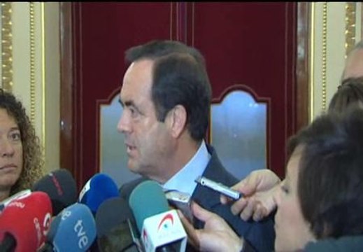 Quiere un líder que no le dé vergüenza gritar 'Viva España'