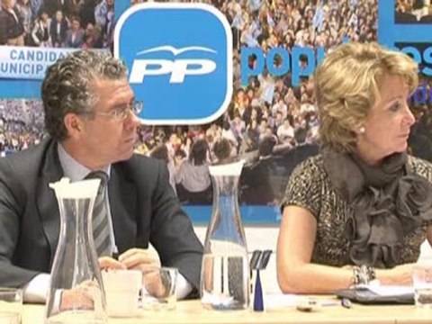 Aguirre destituye a Granados