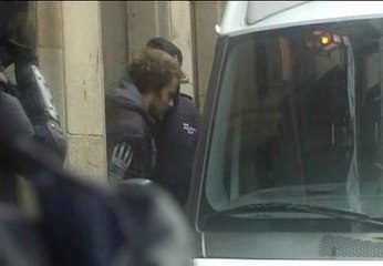 La policía desaloja un antiguo cine de Santiago de Compostela tomado por okupas