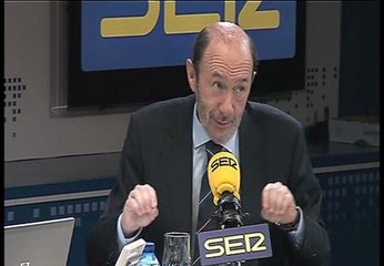 Rubalcaba: "No nos metamos la prima de riesgo en vena"