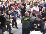 Tensa manifestación de estudiantes en Barcelona