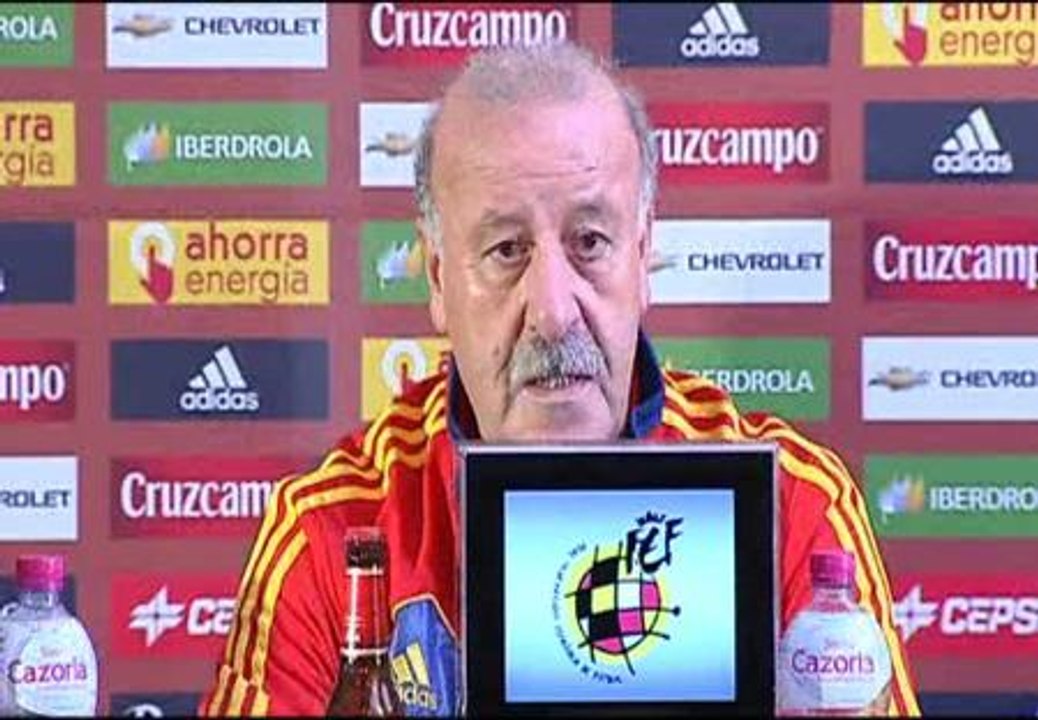 Del Bosque: "Es una alegría que Casilla supere el récord de internacionalidades"