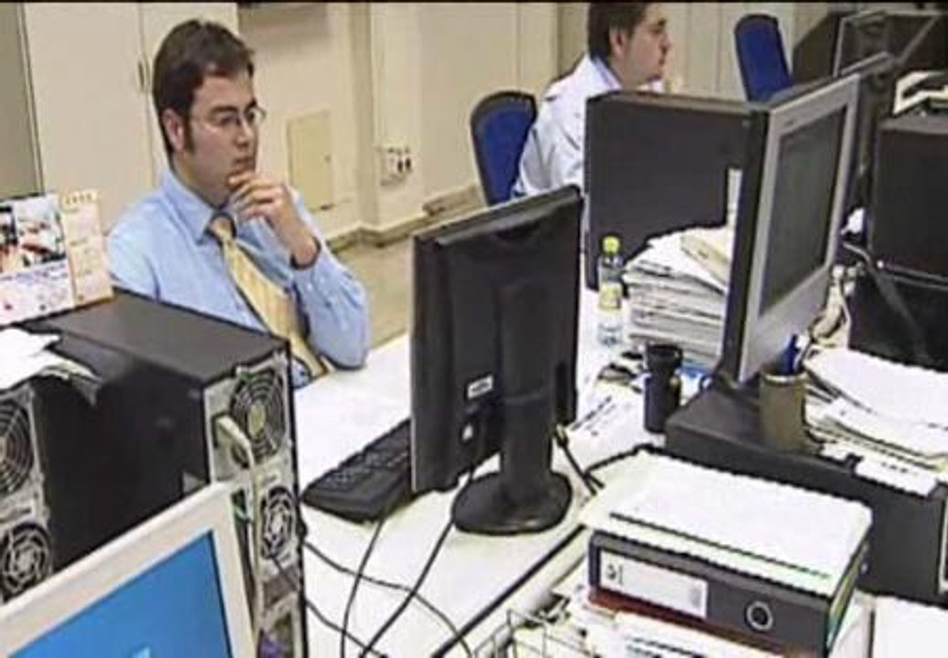 Los españoles salimos dos horas más tarde del trabajo que gran parte de los europeos