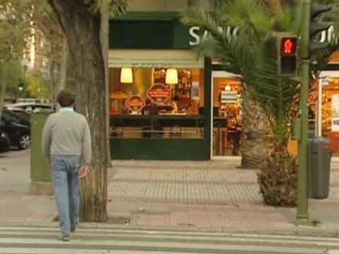 Seis de cada diez peatones en Madrid cruzan en rojo