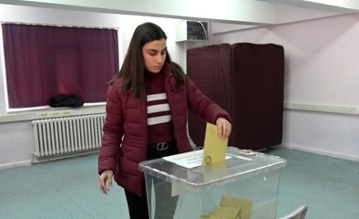 Türkiye Sandık Başına Gitti