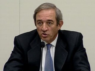 Empresarios proponen revisar la prestación por desempleo
