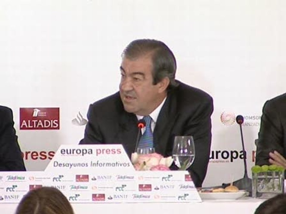 Cascos cree que "nadie ha pagado más por menos" que Camps