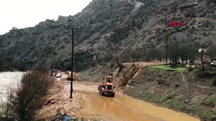 Hakkari-Şırnak karayolunda çığ ve heyelan