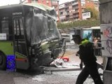 Un autobús arrolla a un hombre en Madrid