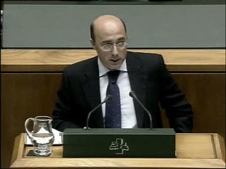 Aprueban iniciativa contra fotos de etarras