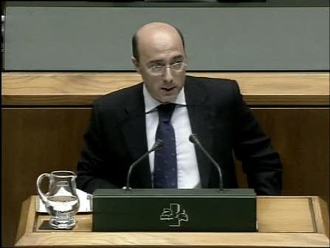 Aprueban iniciativa contra fotos de etarras