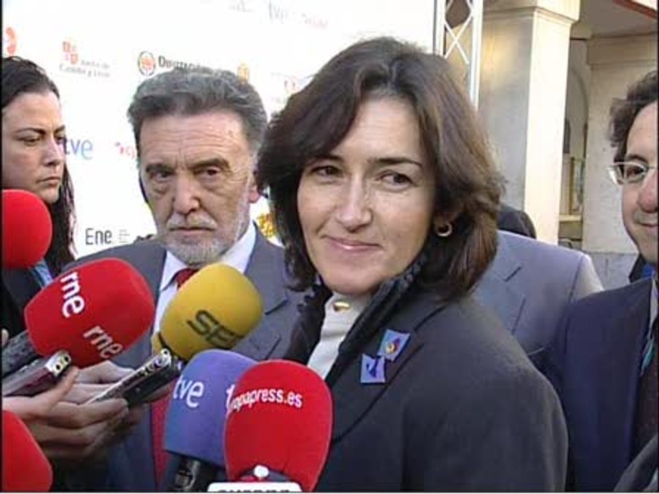 Sinde opina "diferente" del "señor" González Macho