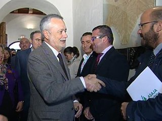 Griñán destaca el aumento del apoyo al sector agrario