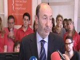 Rubalcaba con los voluntarios de su campaña