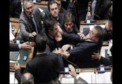 Llegan a las manos en el Parlamento italiano