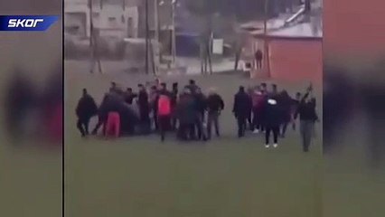 Kaymakamlar futbol maçında birbirine girdi